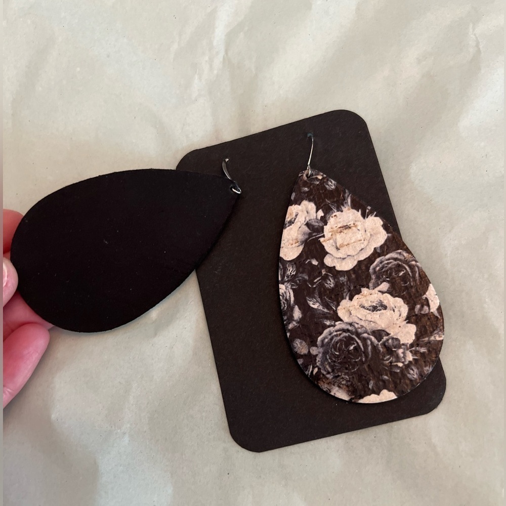 BRAND NEW Eleven10 Leather Earrings - Picture 2 of 2